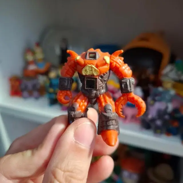 Crusty Crab, Battle Beasts: Series 1
