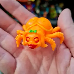 Lady Bug #141, Monster in My Pocket: Series 5: Super Creepies