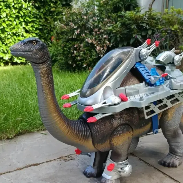 Brontosaurus with Serena, Ayce, and Ion(also included three Rhamphorhynchus), Dino-Riders: Series 2