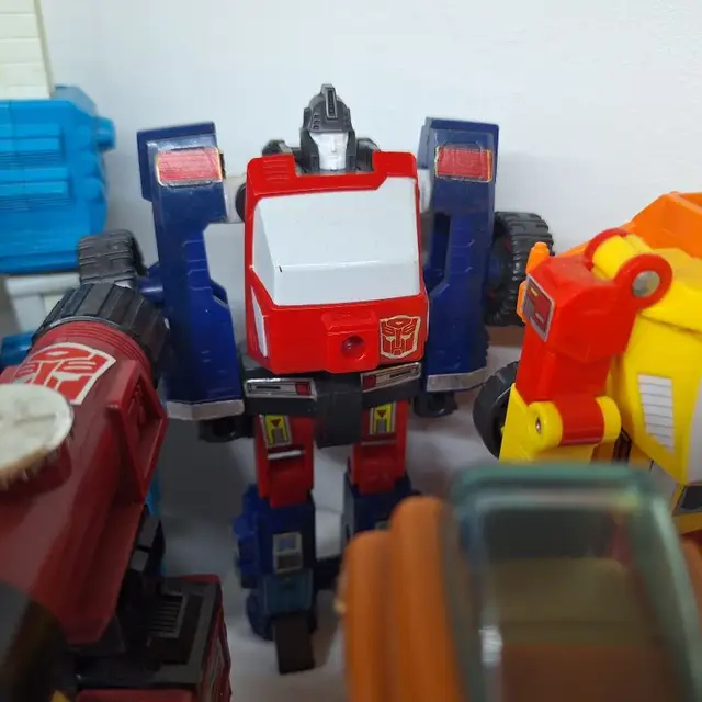 Crosshairs with Pinpointer, G1 Transformers: Autobot Targetmasters (1987)