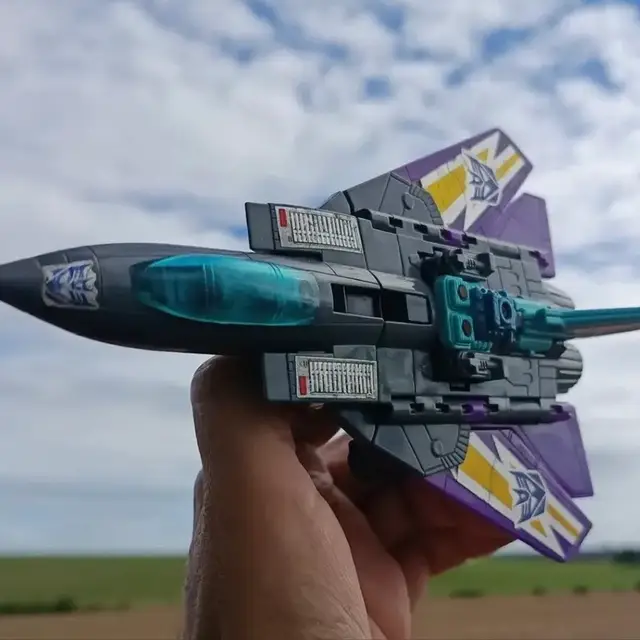 Darkwing with Throttle, G1 Transformers: Powermasters (1988)