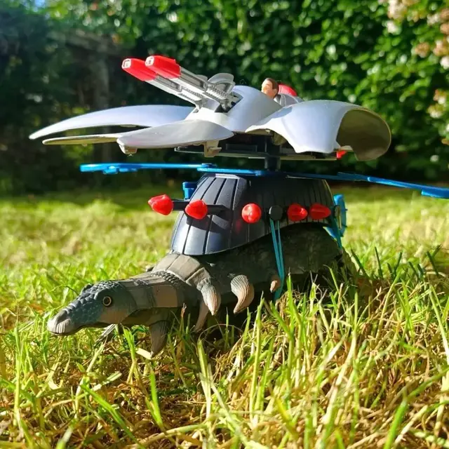 Edmontonia with Axis, Dino-Riders: Series 2