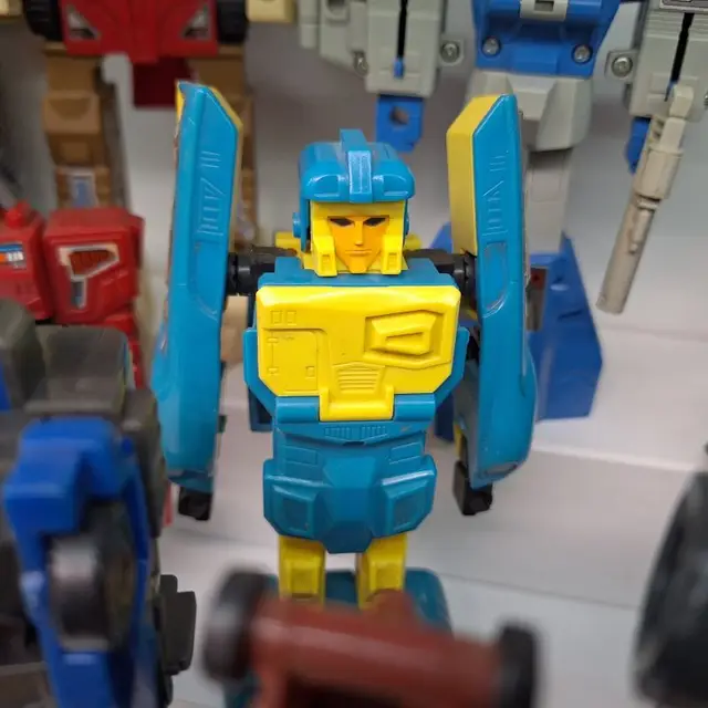 Nightbeat with Muzzle, G1 Transformers: Autobot Headmasters (1987-1988)