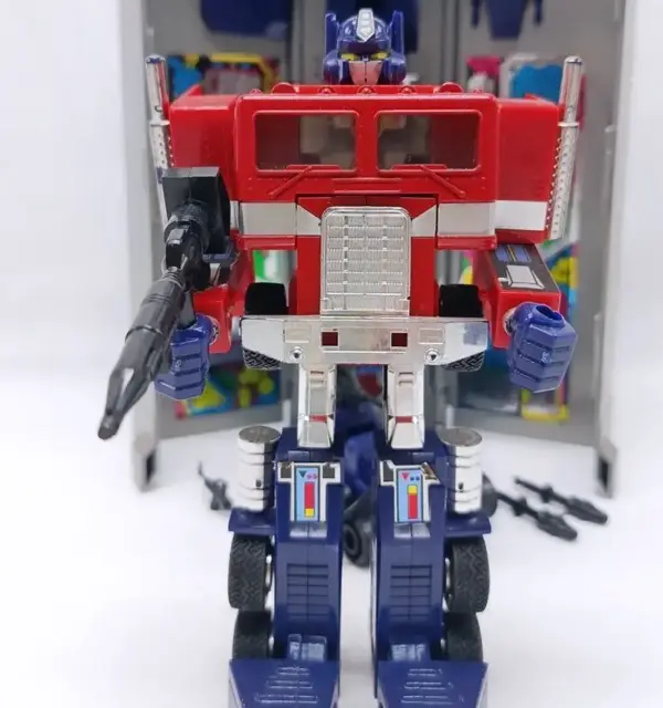 Optimus Prime, G1 Transformers: Autobots (1984), Blue Feet
