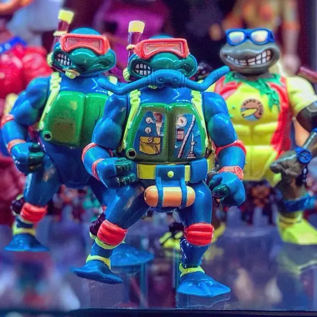 Scuba Divin’ Raph with Psych Out Spin Out Scuba Tube, Vintage Teenage Mutant Ninja Turtles: 1994 Series