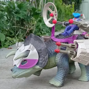 Triceratops with Hammerhead and Sidewinder, Dino-Riders: Series 1